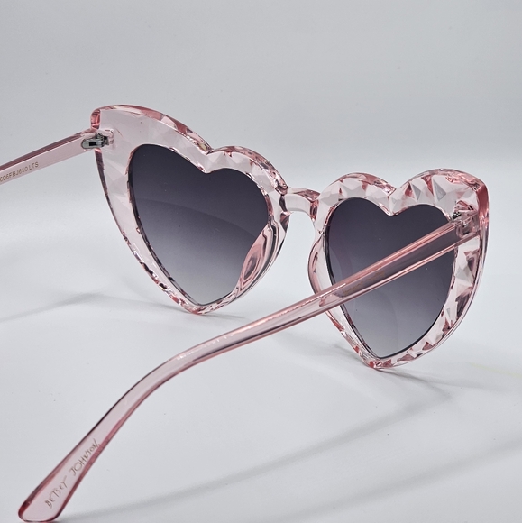 Betsey Johnson Beveled Heart - Picture 4 of 4